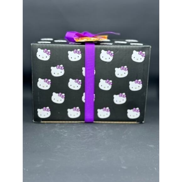 Hello Kitty Salt & Pepper Shakers Cat and Pumpkin Costume - Picture 3 of 4